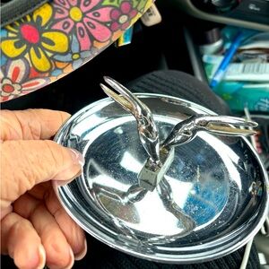 VINTAGE CHROME TWO CIGARETTE HOLDER/ASHTRAY CIRCA 1950’S - EXCELLENT CONDITION